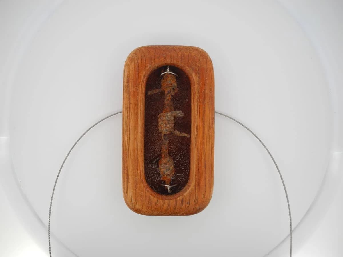 Pendentif oval rouillé