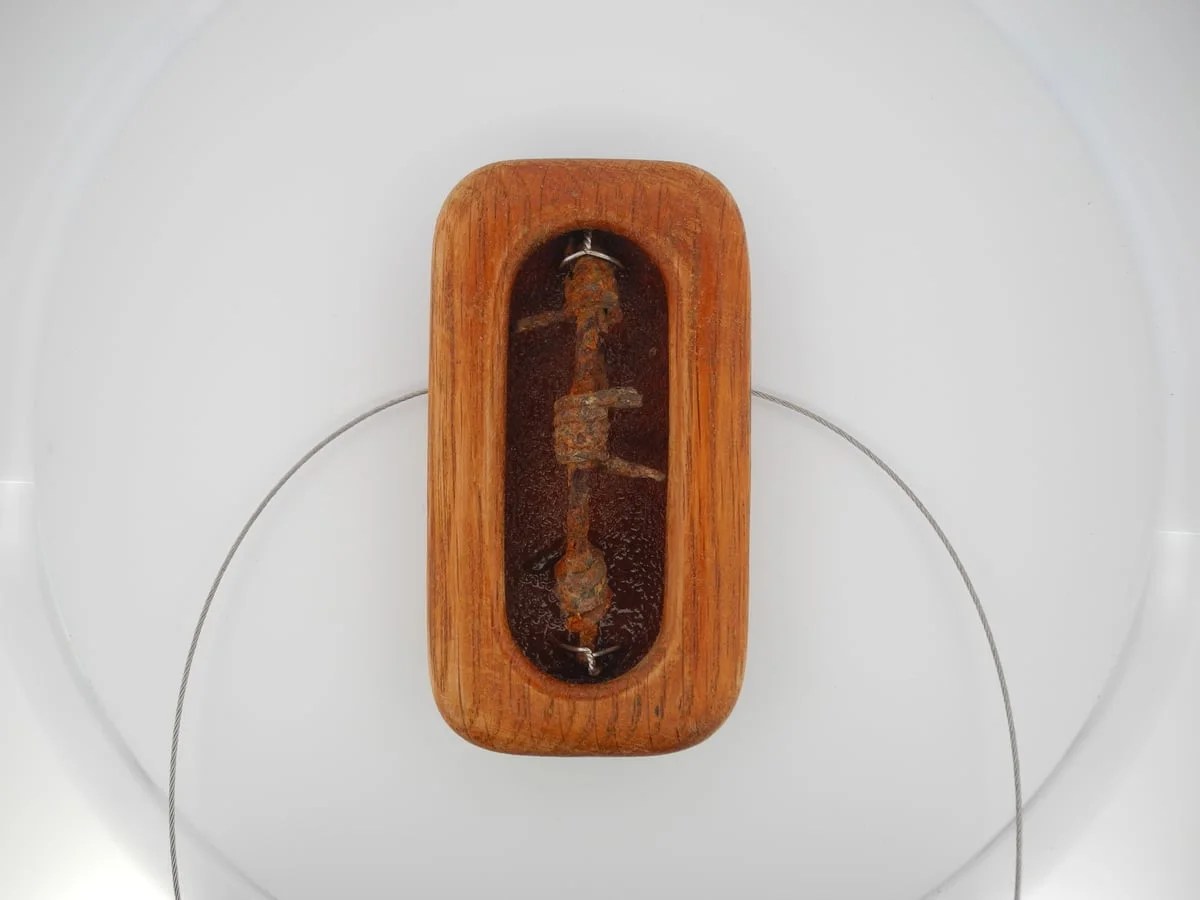 Pendentif oval rouillé